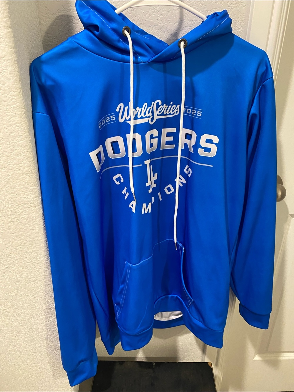 Los Angeles Dodgers Blue Hooded Sweatshirt - Champions Design Men’s L